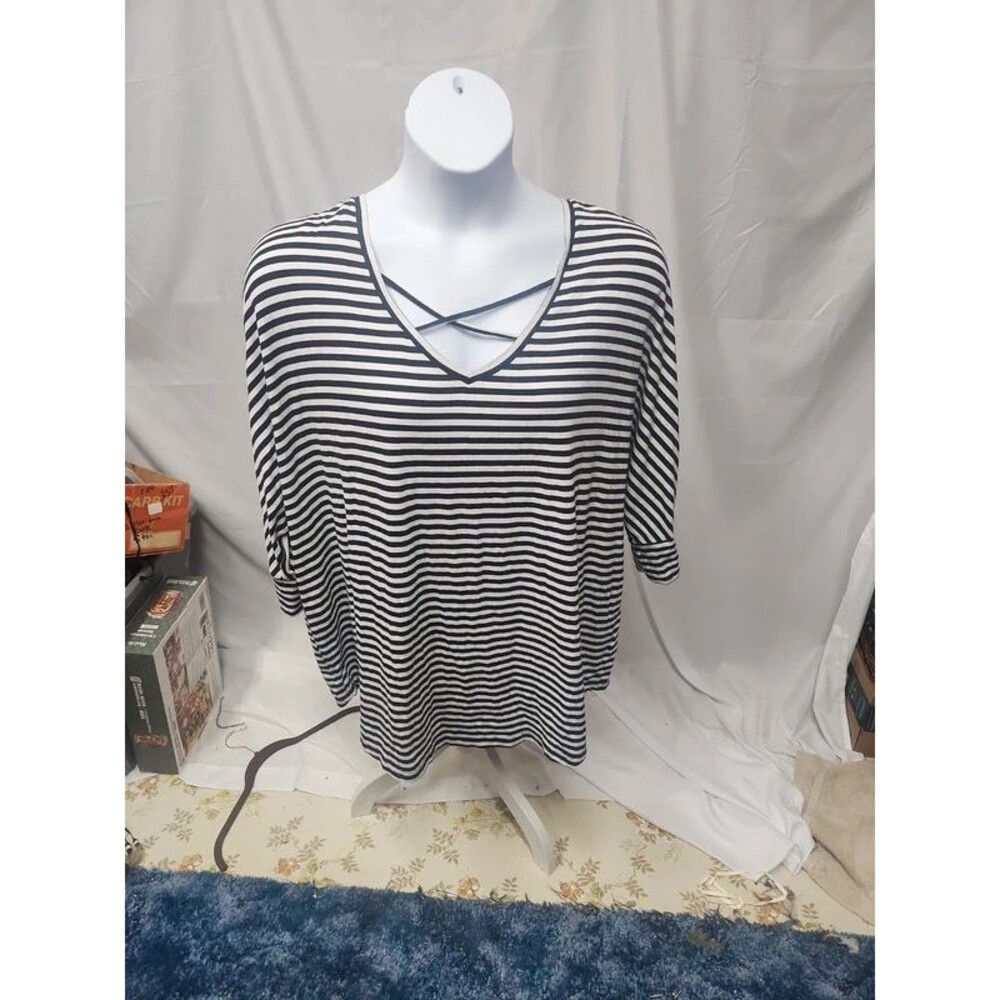 Boutique  black and white  striped summer top SZ 3X